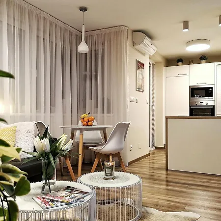 Dizajnovy Apartman V Bratislave * Bratislava